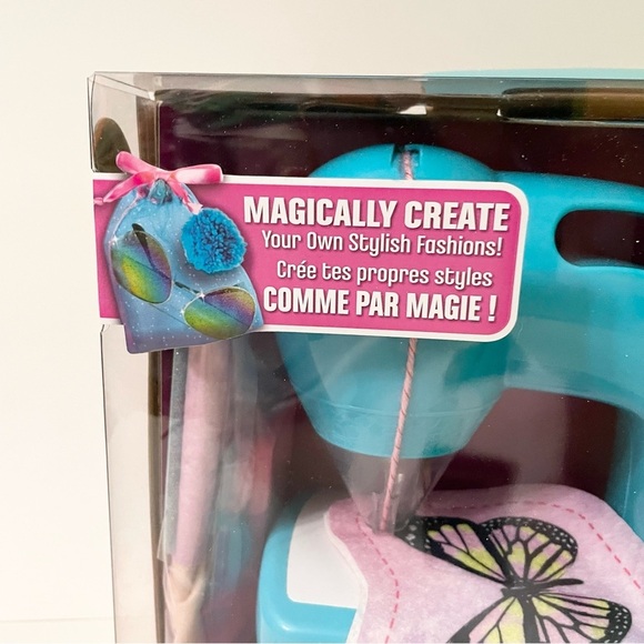 Cool Maker - Deluxe Sew N Style Sewing Machine with Pom Pom Maker Attachment - Picture 2 of 16